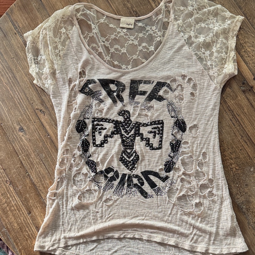 Daytrip Cream Lace Sleeve Graphic Tee